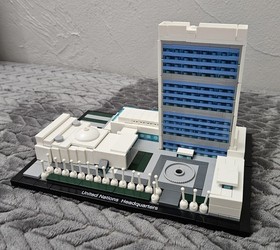 Lego 21018 Architecture United Nations Headquarters Box & Manual 98% Complete 