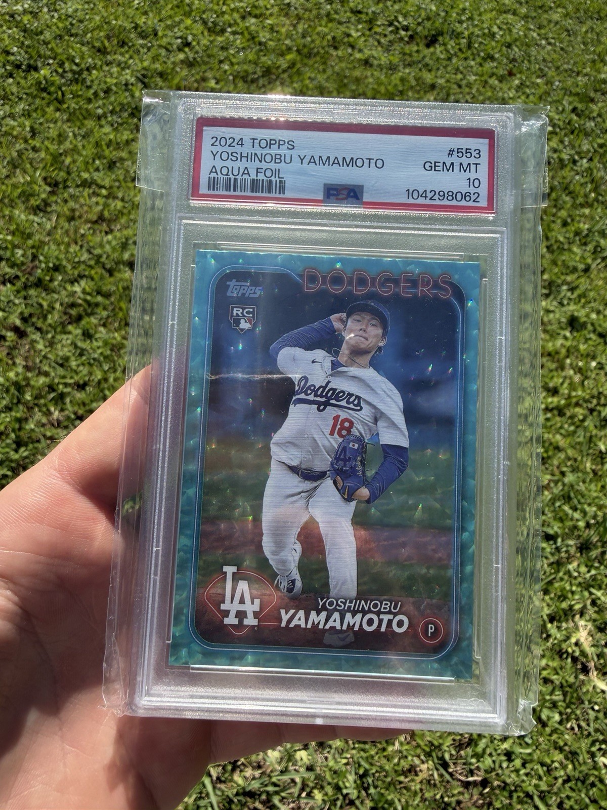 2024 Topps Series 2 - Yoshinobu Yamamoto #553 Aqua Foil /399 (RC)