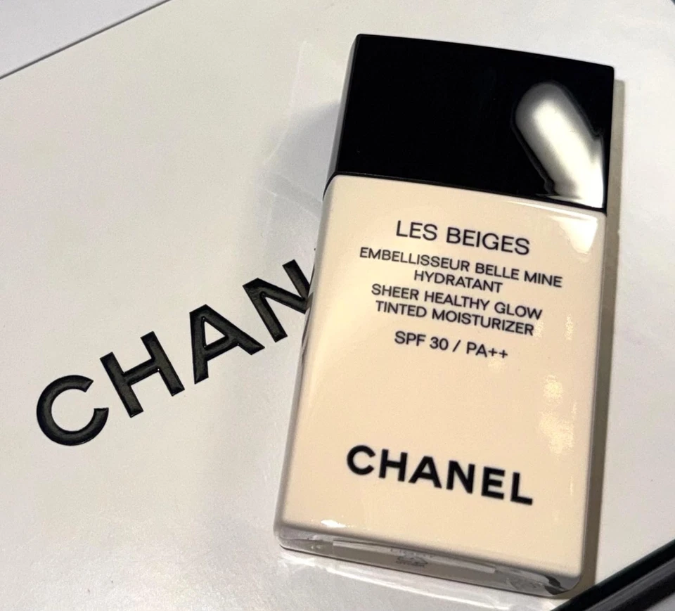 Chanel Les Beiges Sheer Healthy Glow Tinted Moisturizer Light 30ml - Bild 4 von 4