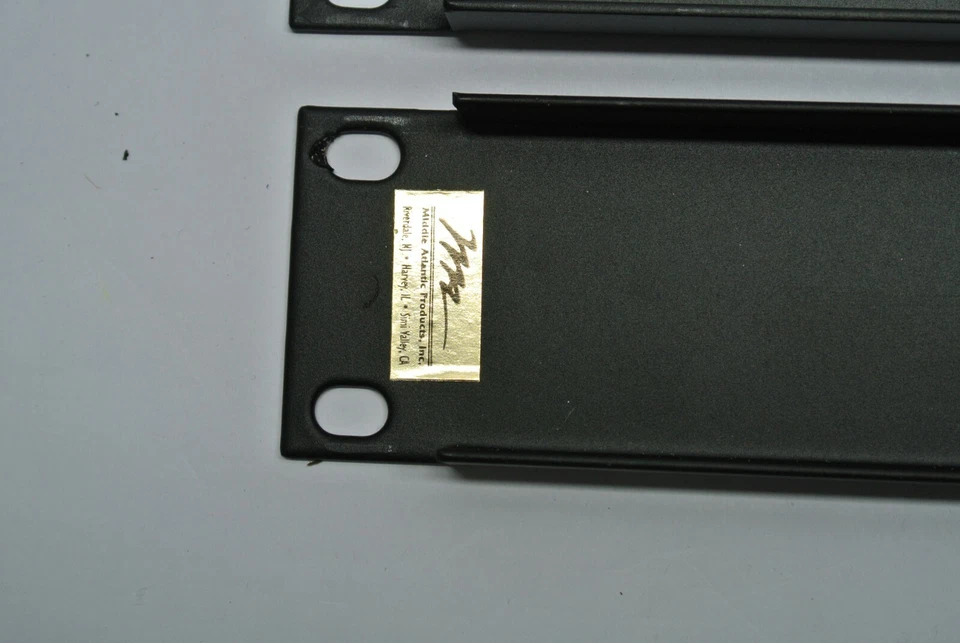 Middle Atlantic 1U, 2U Steel Blank Server Rack Panels, Pair - Image 2 of 4