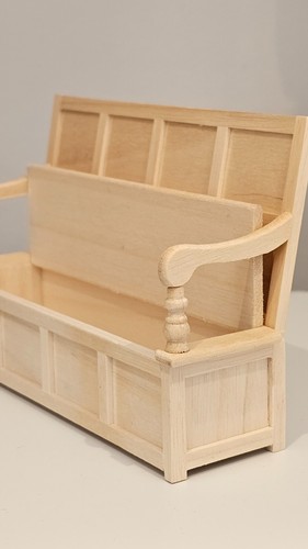 1:12th Scale Dolls House, Furniture, Bench, Miniatures QFRN986 - Picture 2 of 2