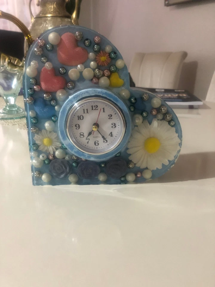 Handmade Epoxy Heart Clock with Flowers & Pearls – 5 Colors - Image 3 of 4