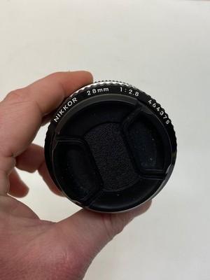 Nikon AF Nikkor 28mm 1:2.8 Kamera Objektiv mit Endkappen - gebraucht in ordentlichem Zustand