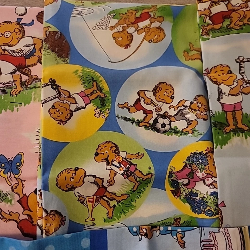 BERENSTAIN BEARS- Moda 2012 -Rare Bear Country School 4 Fat Quarters Bday VTG - Image 3 of 4
