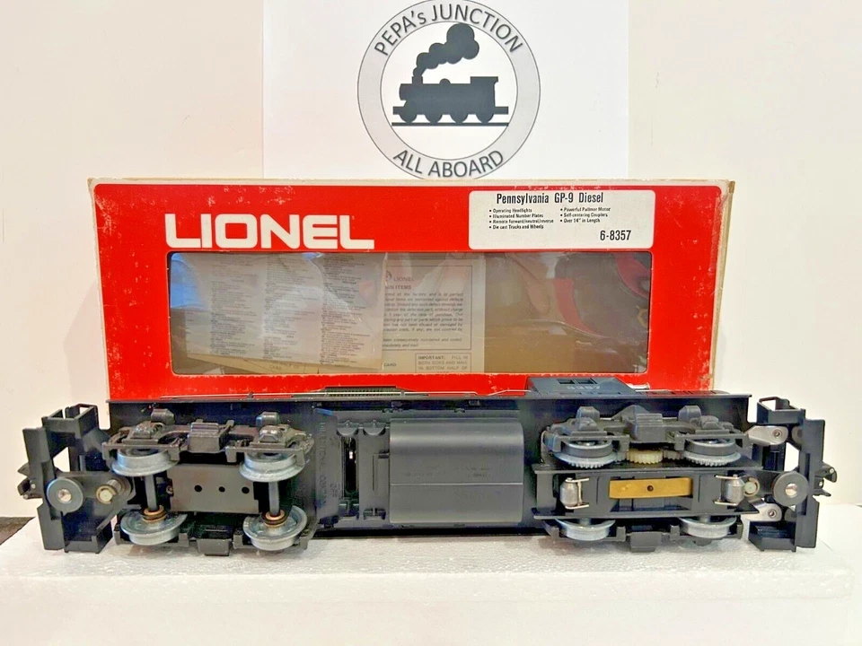 LIONEL 6-8357 / 8358 #2 PENNSYLVANIA RR GP-9 AA PWR-&NON-PWR BLT-73 MIB - Image 3 of 4