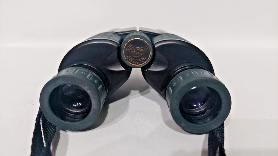 Alpen BAK4 Waterproof 10x25 Binoculars with Case 10 x 25 - Image 3 of 4