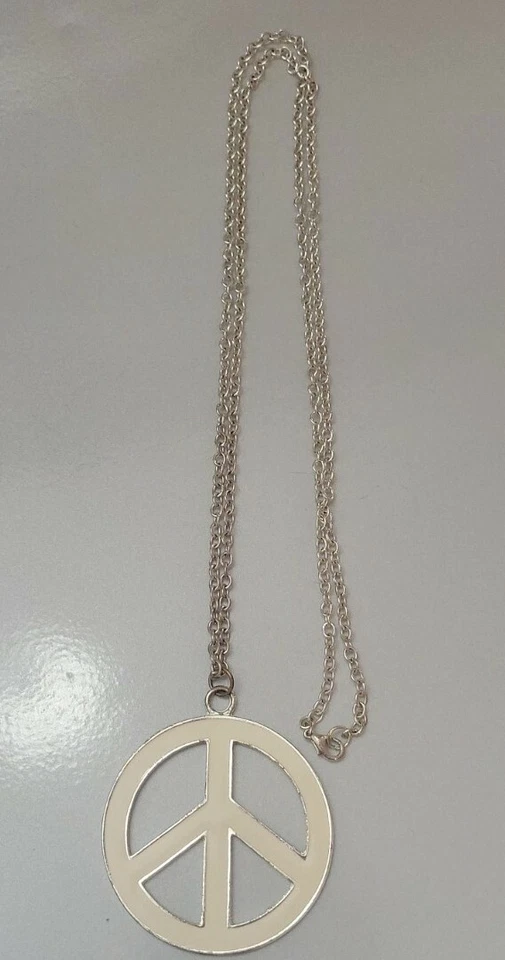 Vintage Hippy Medallion Fancy White & Silver Colored Peace Flower Power Necklace - Image 3 of 4