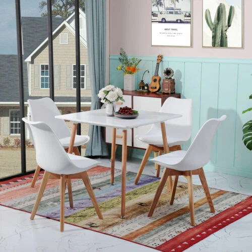 Set di tavoli e sedie moderni bianchi