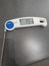 Fast Response Folding Probe Thermometer - Blue LED Display