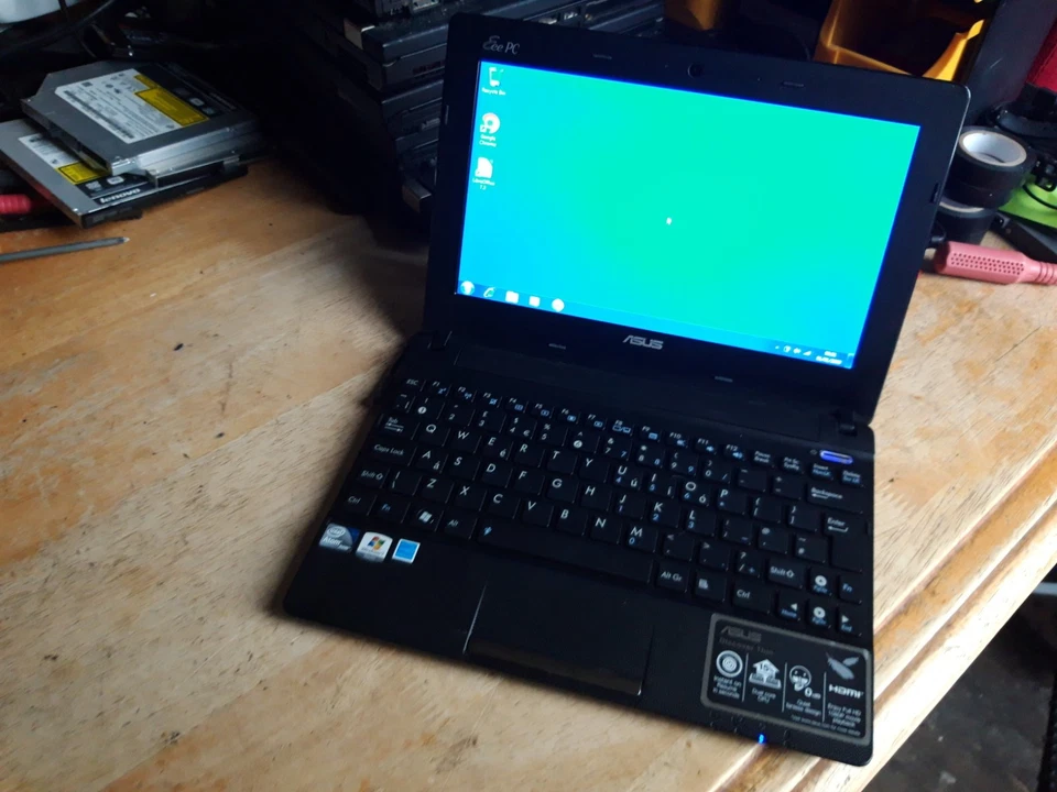 TOP OF THE RANGE ASUS Windows 7 Netbook--Webcam + HDMi + 500GB HDD (A2) - Image 4 of 4