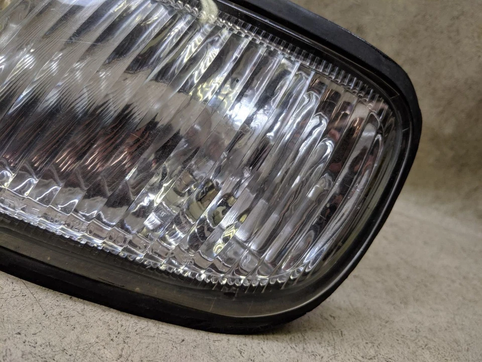 Luz de estacionamiento izquierda del conductor señal de giro compatible con Nissan MAXIMA 1999 w31-203520 Foto 3 de 4