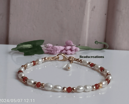 Natural White Pearl and Dark Carnelian Beads Bracelet Gift for  Everyone - Picture 1 of 5