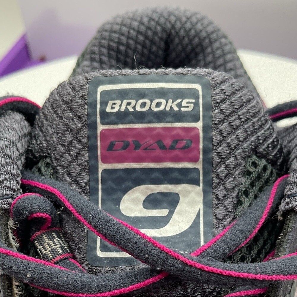 Brooks Dyad-9 Gray Purple Running size 11 Gym Sneakers 1202231B442 thumbnail 4
