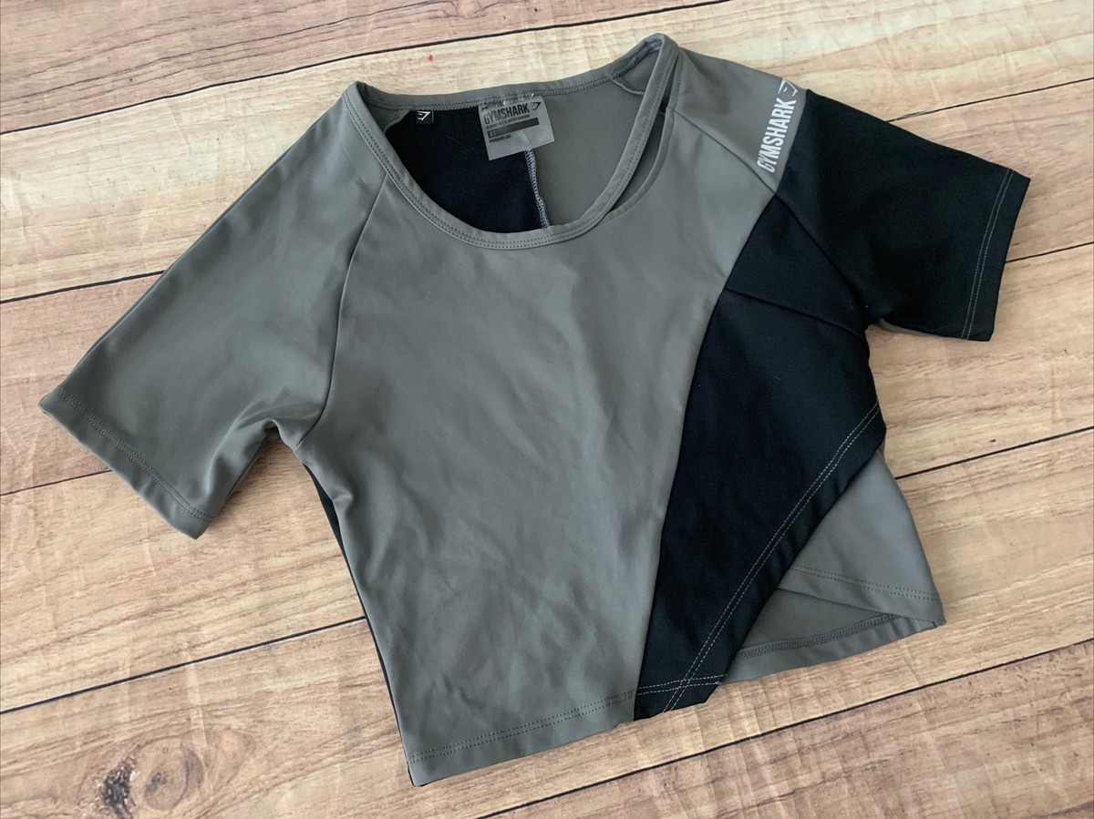 Women's GYMSHARK Gray/Black Short Sleeve Gym Training Crop Top Sz