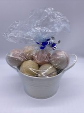 HANDMADE PURE NATURAL ESSENTIAL OIL BATH BOMBS 12 BOMBS In A White Basket-R