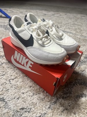 NIKE Waffle Debut Running Sneakers Women's 6.5 DH9523-109 Sail White Black Gum