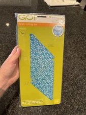 Accuquilt GO! Quarter Square Triangle 4-7/8" Cutting Die #55002