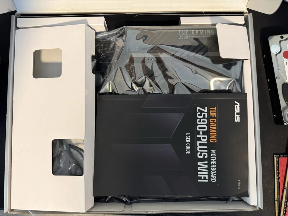 ASUS TUF Gaming Z590-PLUS WIFI / Socket 1200 / ATX non funzionante - Image 3 of 4