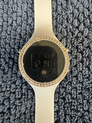 Daisy Fuentes Womens Watch Lite pink band new