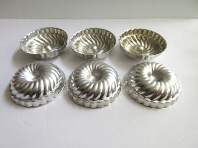 6 Swirl Cookie or Muffin Bakeware Pans 3.5 inches round aluminum