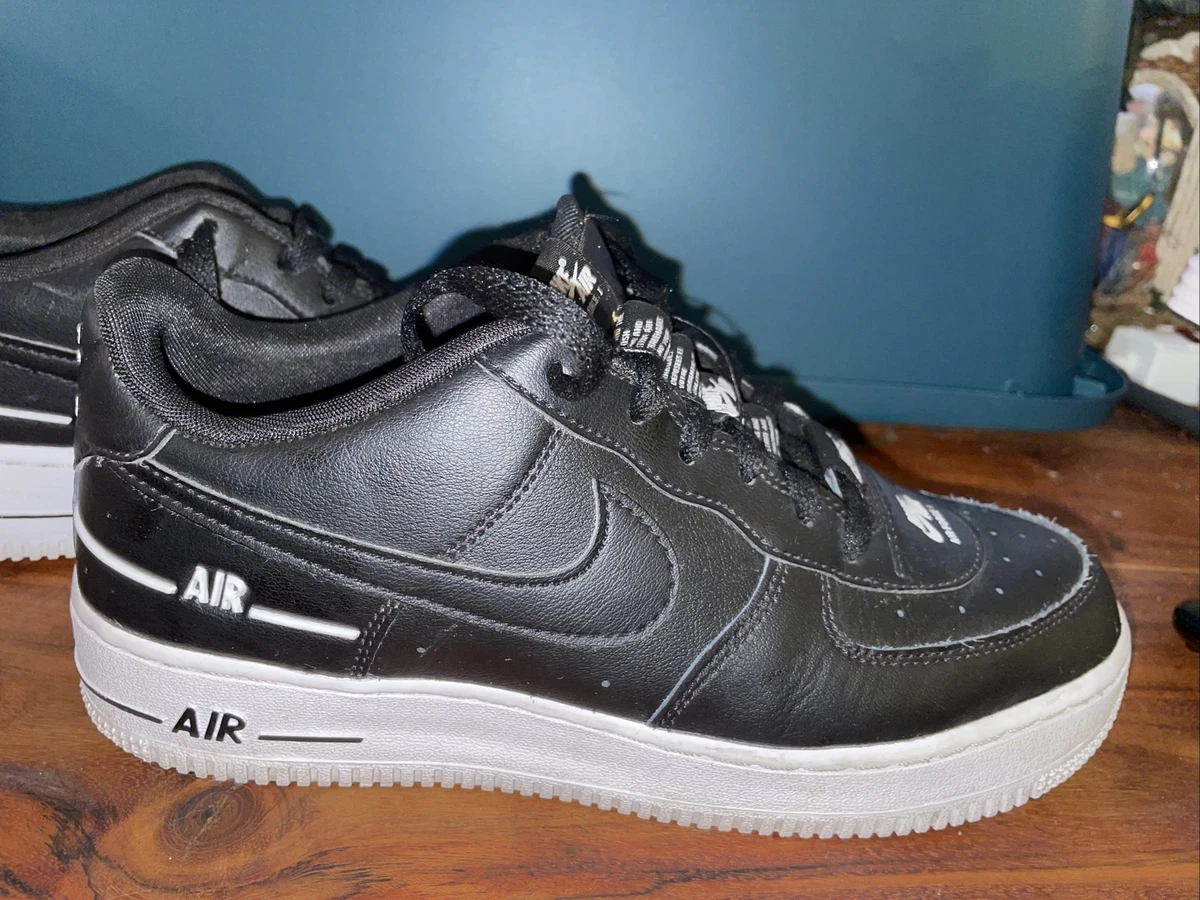 Nike Air Force 1 LV8 3 black and white