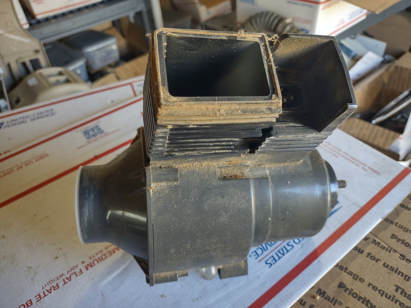 VINGETAGE SINGER UPRIGHT VACUUM MOTOR ASSEMBLY WITH LIGHT eBay