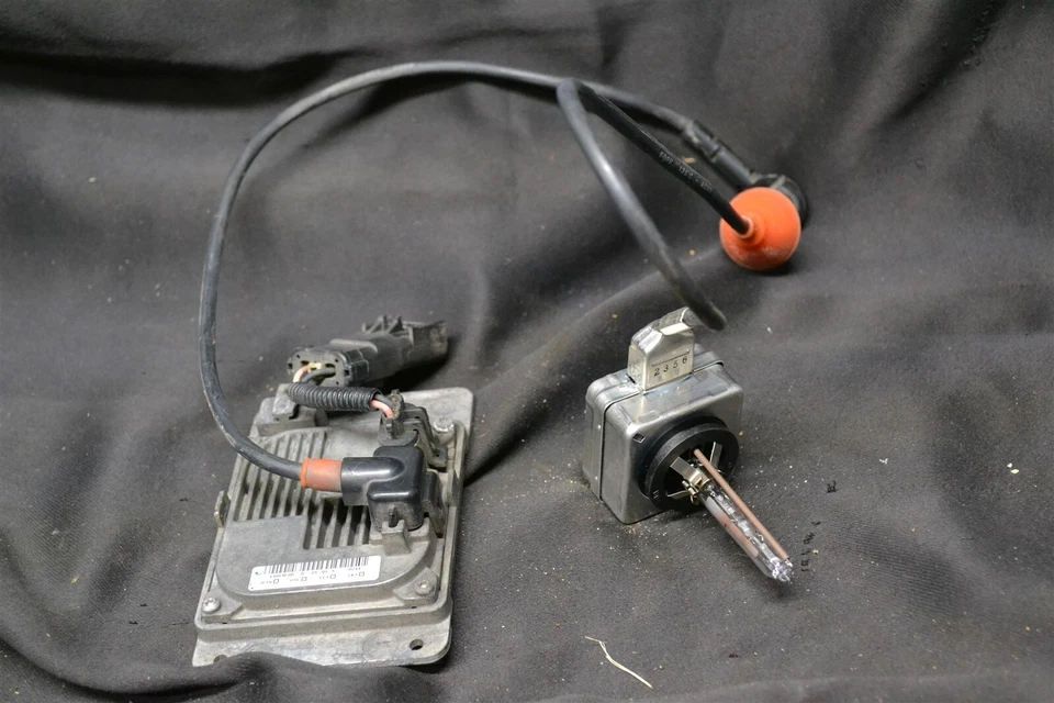 03-06 Cadillac Escalade - Faro Xenón HID Lastre OSRAM con Bombilla Probada Foto 4 de 4