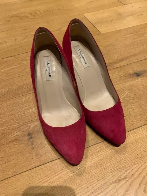 Hot pink shop court shoes uk