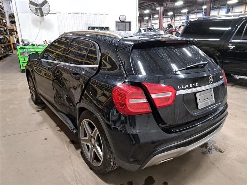 Cilindro maestro de freno 2015 Gla250 Sku#4022743 Foto 2 de 4