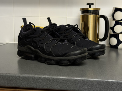 Nike air vapormax plus tn's triple black size 8.5 UK - air bubble popped | eBay UK
