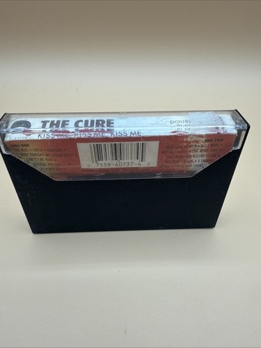 Kiss Me Kiss Me Kiss Me by The Cure (Cassette, 1990) - Foto 2 di 12