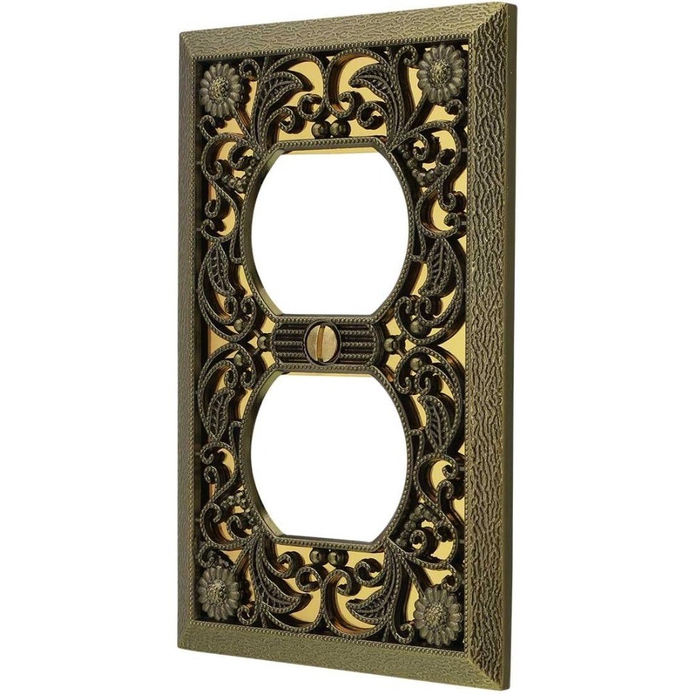 With Single Duplex Outlet Cover