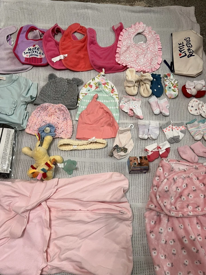 Baby Girl Lot-Bibs, 5 Hats,2 Sleep sacks,Tie Chair,& Socks-34 Items - Image 4 of 4