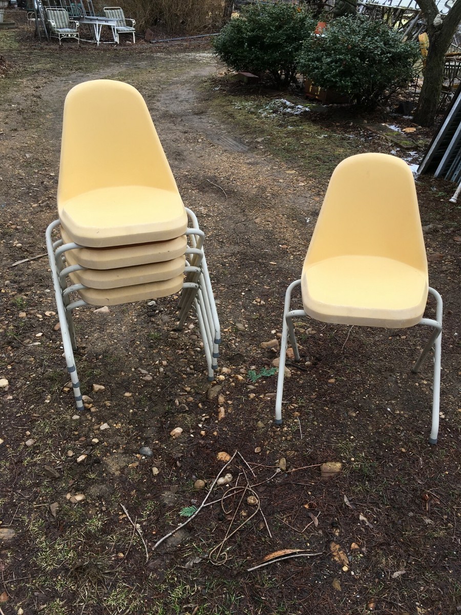 Vintage Mid Century Modern Stacking Plastic Chair By Comfort