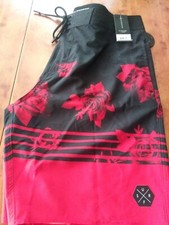 No Boundaries Men's 9" Fixed Waist Swim Shorts, Black red roses Size 36