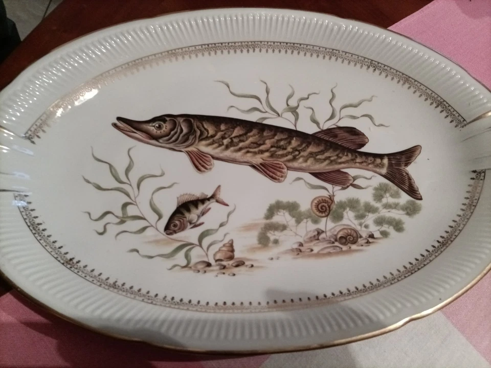Service à poisson en porcelaine estampillé PF - 12 assiettes, plat,Sans sauciére - Photo 2/4