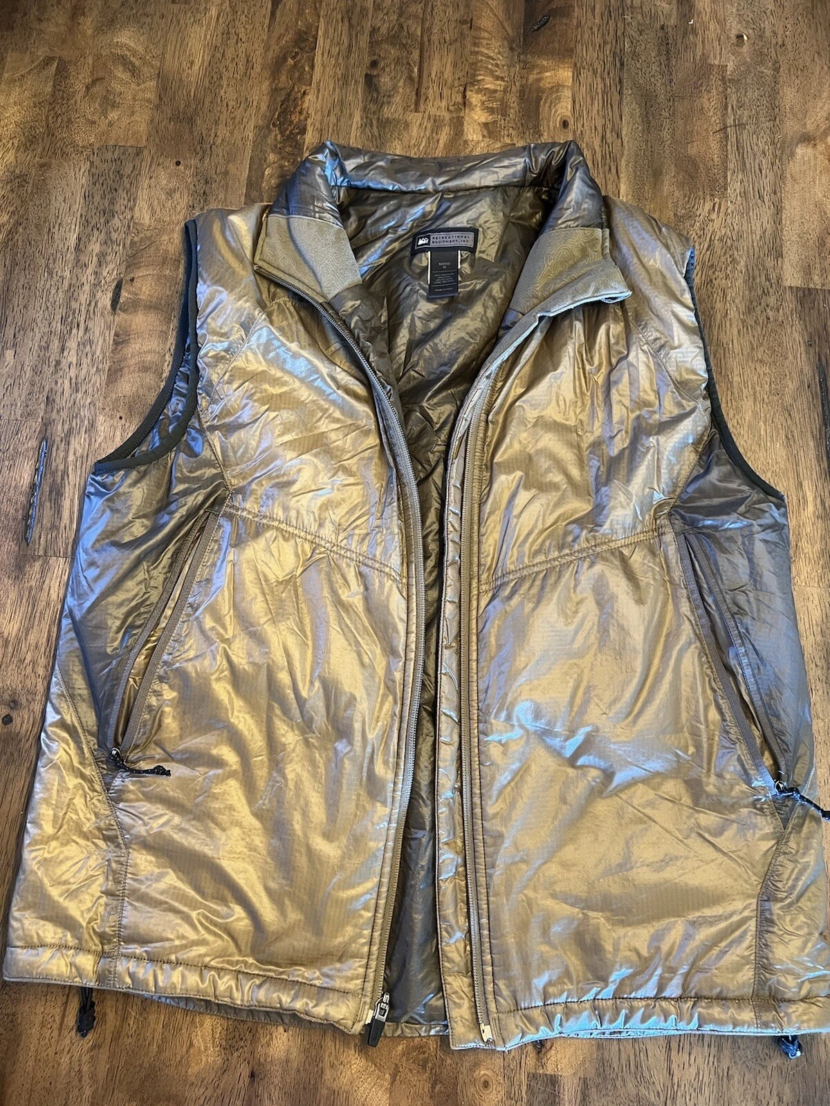 REI Mens Vest Medium brown color camping gear