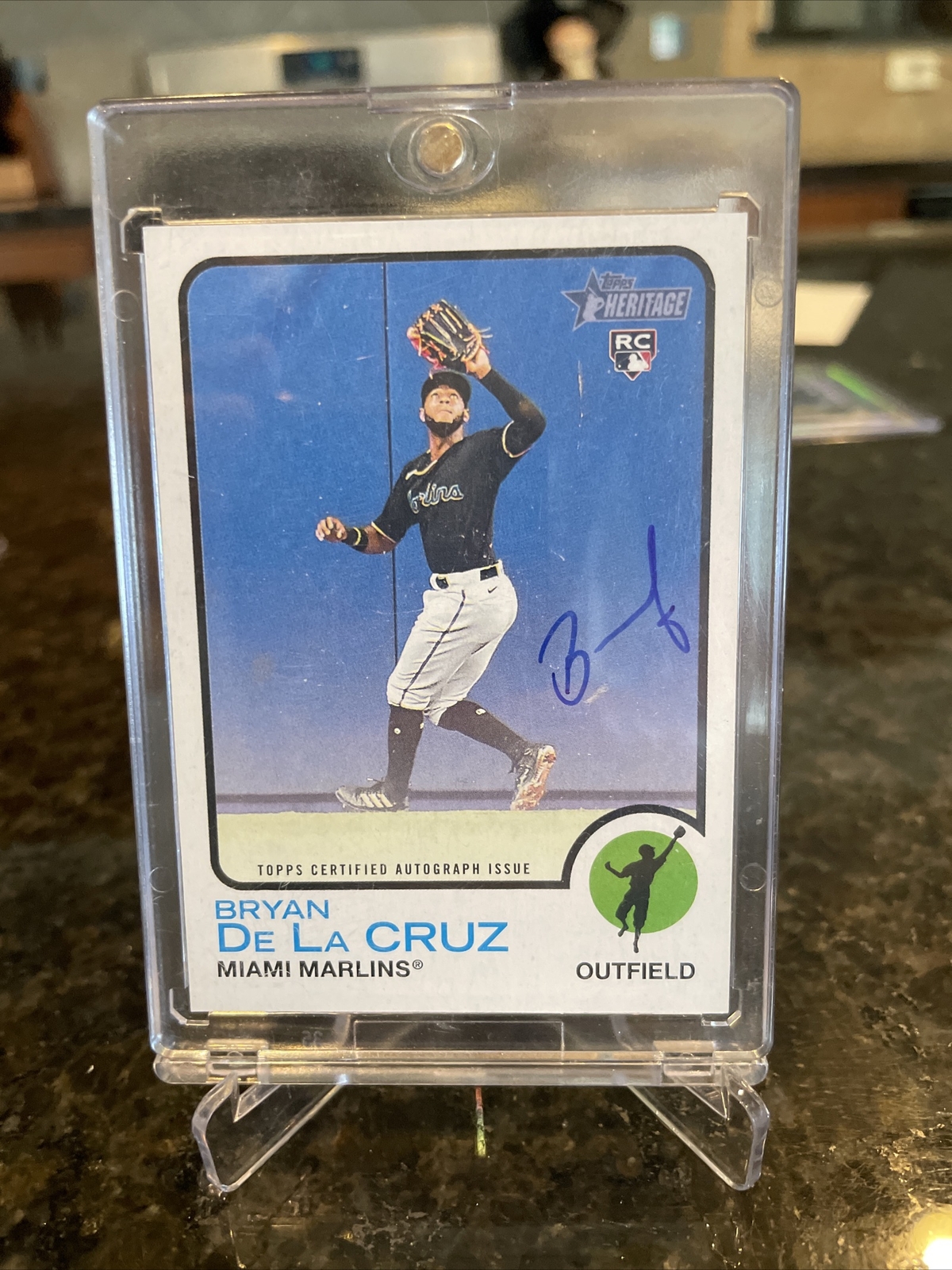 BRYAN DE LA CRUZ 2022 Topps Heritage Real One Autographs Rookie Auto Marlins
