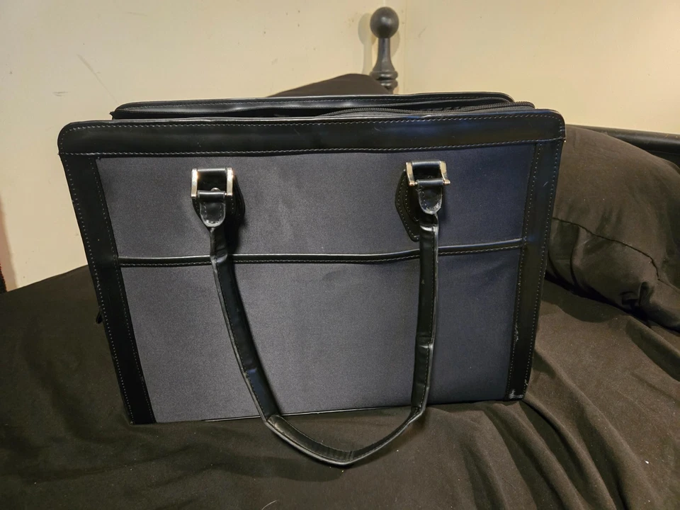 Mobile Edge for Her, The Large GINEBRA MicroFiber Laptop Tote Hasta 17.3" COMO NUEVO Foto 2 de 4