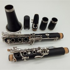 Bakelite Bb Clarinets Silver Plated Keys 17 Keys With Case