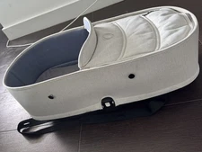 Bugaboo Bee 5 Bassinet - Compact Baby seat - Great Condition - With Attachments 