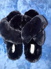 Women s Black Faux Fur Slide Slippers Open Toe Flat Rubber Outsole Size 9-10