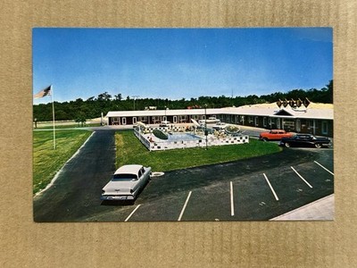 Postcard Buzzards Bay MA Massachusetts Redwood Motel Roadside Old Cars Pool