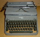 machine à écrire Hermes 2000 avec étui