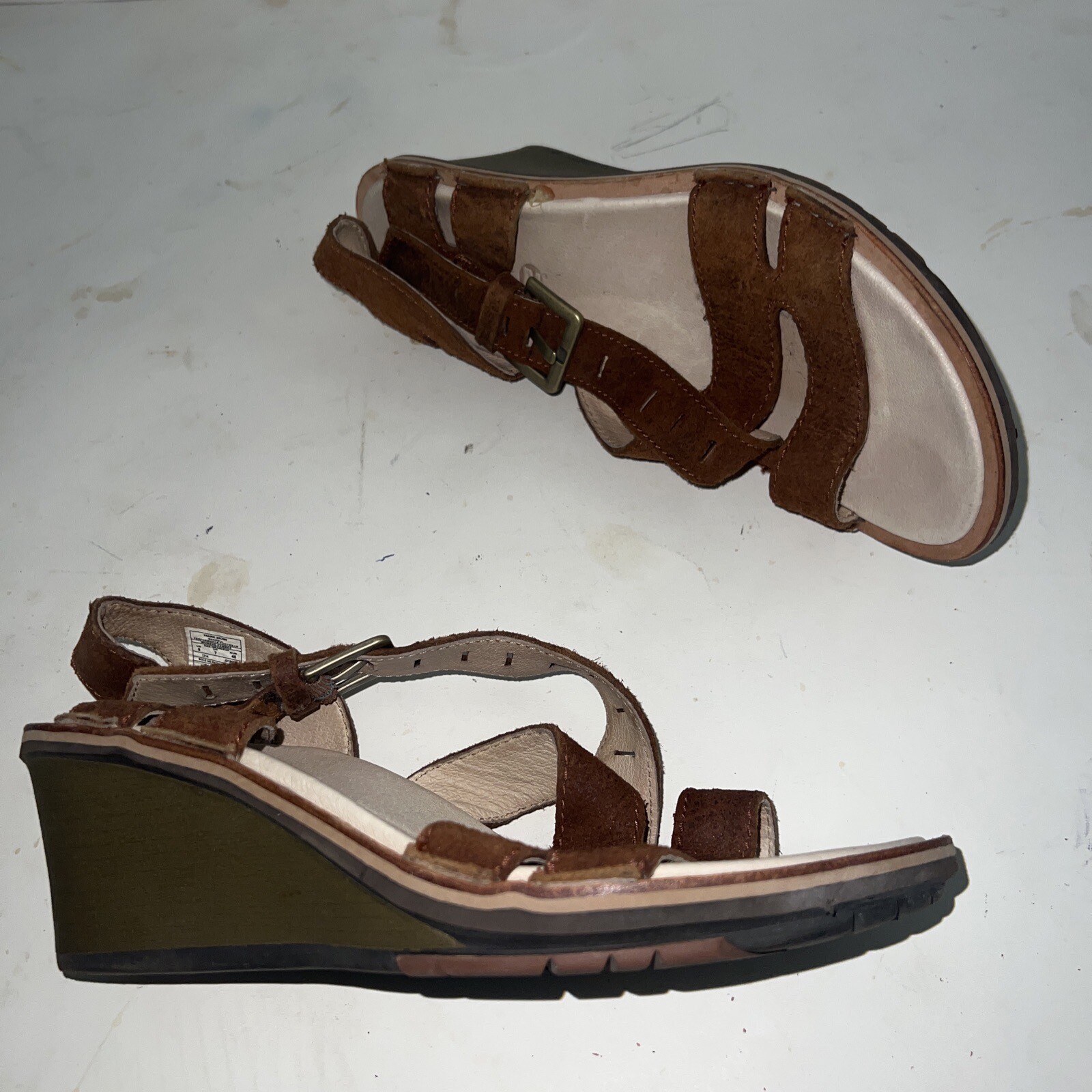 Sandali Merrell ""Sirah"" marrone prateria vera pelle fibbia zeppa taglia 9