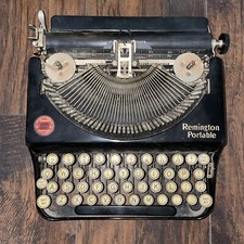 VINTAGE REMINGTON PORTABLE TYPEWRITER FOR PARTS/REPAIR thumbnail