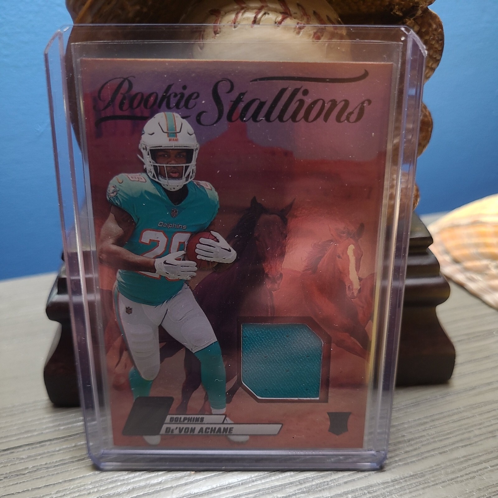 2023 Panini Zenith De'von Achane Rookie Stallions RC Patch No. RS-DVE Mis-cut