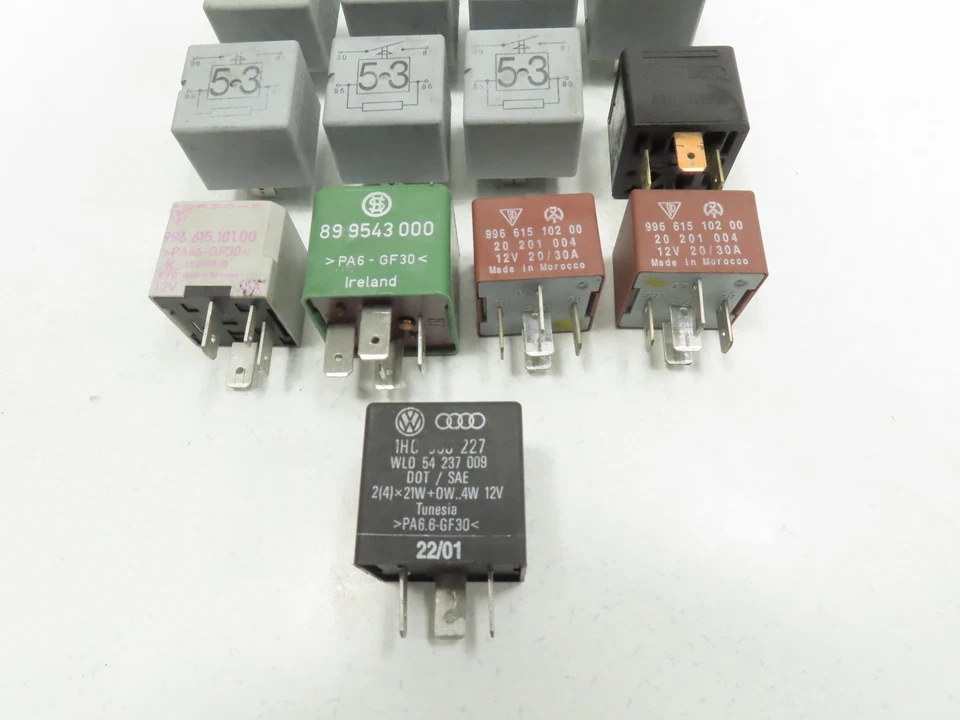 02 Porsche Boxster 986 #1297 Relay Set, Grey Black Green Brown - Image 3 of 4