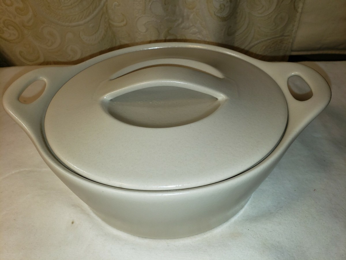 Corningware Creations Stoneware Beige Quart Round Casserole Dish w  Handles