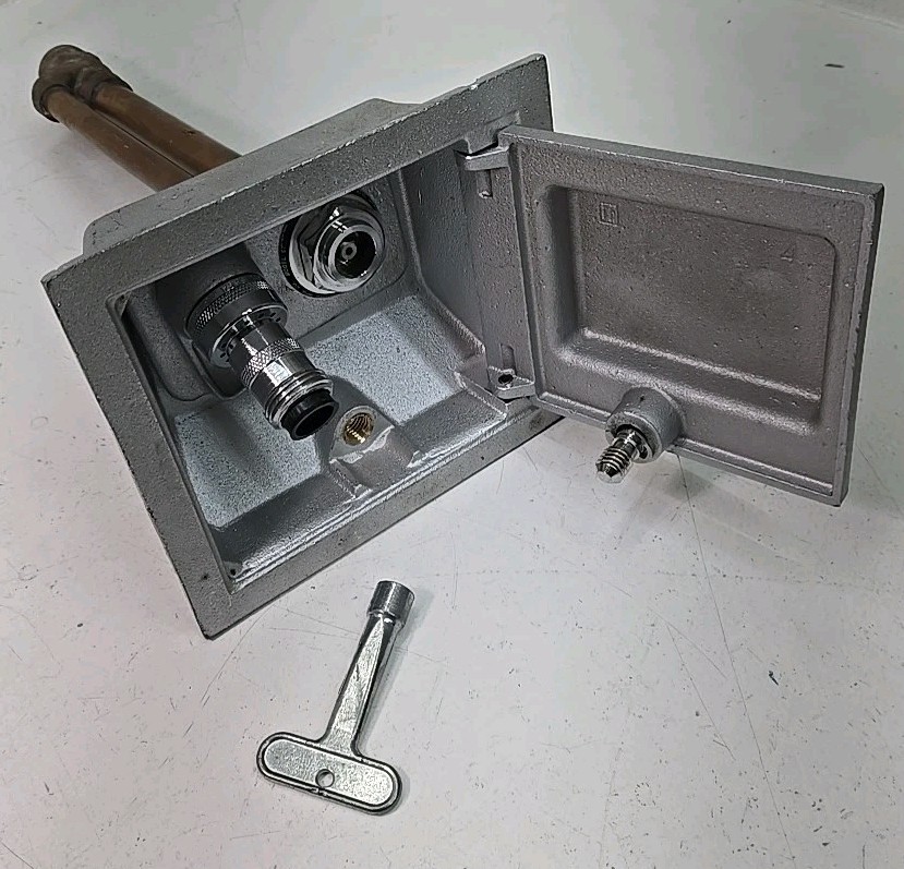 Woodford 67P-8 (Threaded) Frost Proof 8" Enclosed Wall Hydrant w/ Box & Key